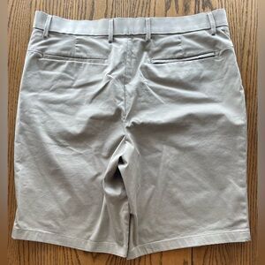 Banana Republic shorts blended MEASURES LARGER THAN TAG